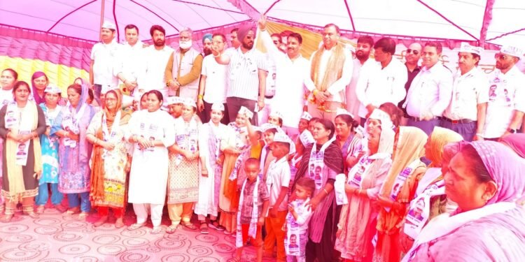 AAP becoming people’s first choice in J&K: Mittal, Sinha