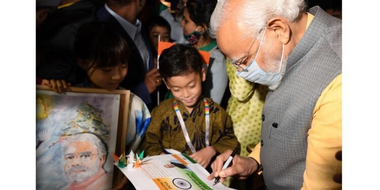 Modi Modi’, ‘Bharat Mata Ki Jai’ chants in Tokyo as PM gets rousing reception from Indian diaspora