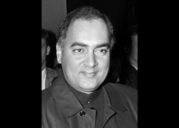 Sonia, Priyanka Gandhi pay homage to former PM Rajiv Gandhi on his death anniversary