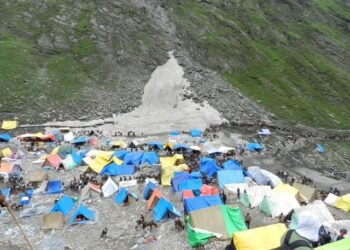 Amarnath Yatra temporarily suspended amid bad weather from Pahalgam route