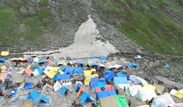 Amarnath Yatra temporarily suspended amid bad weather from Pahalgam route