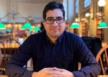 Months after being reinstated in IAS, Shah Faesal withdraws SC plea challenging abrogation of Article 370