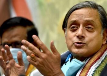 Gandhi family has no issues with me contesting for party chief: Tharoor