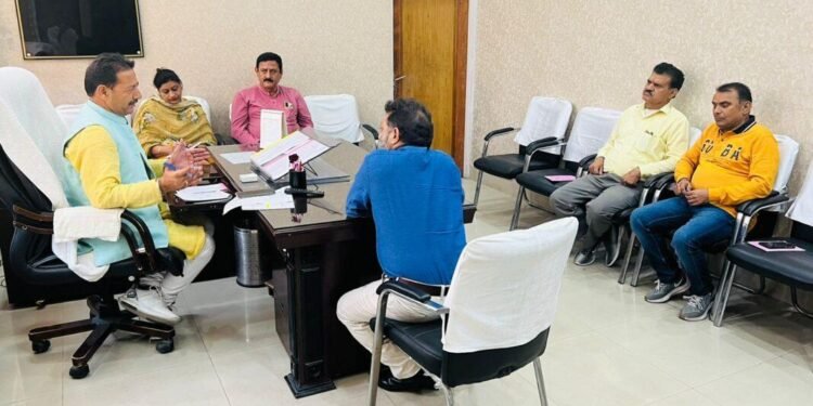 40 Teams of JMC doing spray and fogging to fight Dengue in City