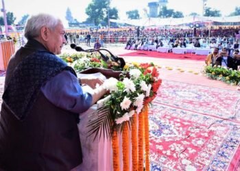 Lt Governor visits Jhiri Mela; pays obeisance at Baba Jitto shrine