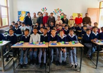 *Anti Crime NGO distributes Notebooks, Stationary items at Government School Bishnah*