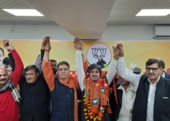 Senior congress leader Karamat quits congress, joins BJP