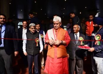 LG Sinha inaugurates farmer’s convention on liquid ‘Nano Urea’ in Jammu
