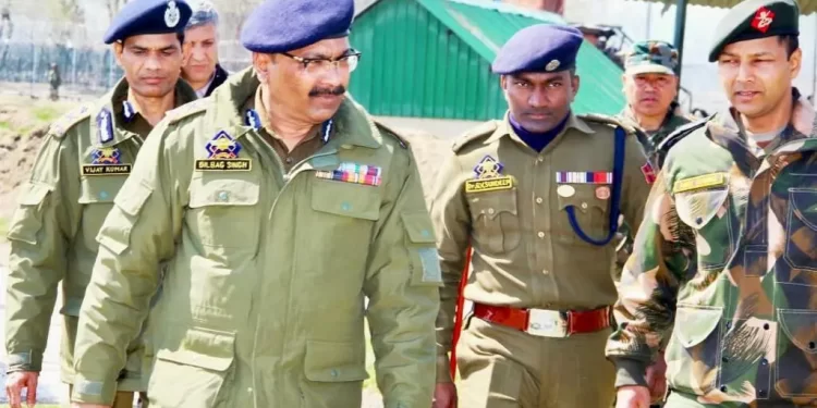 Jammu and Kashmir DGP Dilbag Singh lays wreath at Balidan Stambha on 51st anniversary of Vijay Diwas