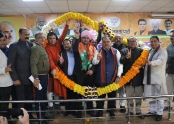 Sardar Tiku Khan along with supporters join BJP