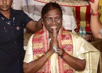 President Murmu offers prayers at Tirumala temple