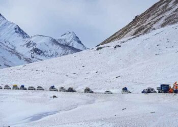 Kashmir valley: Cold wave conditions prevail as mercury remains below freezing point at most places