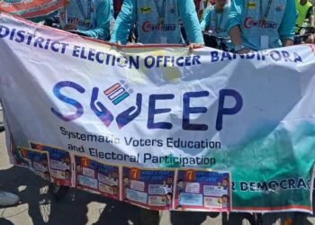 DEO Bandipora Flags Off Cycle Rally Under SVEEP Program