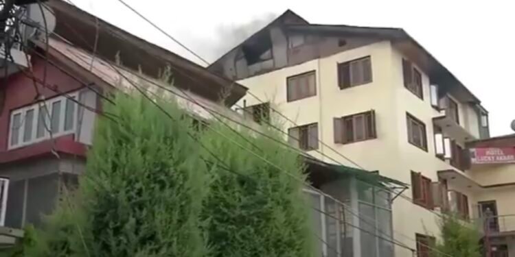 Fire breaks out in hotel Akbar in Srinagar, fire tenders on job