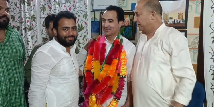 Lok Janshakti Party National Spokesperson Liyaqat Ali Joins Janata Dal United (JD-U) in Srinagar