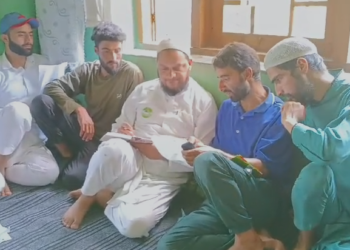 Senior JD(U) Leader Zahoor Ahmad Bhat Discusses Election Strategy with Party Workers in Malikpura Hajin