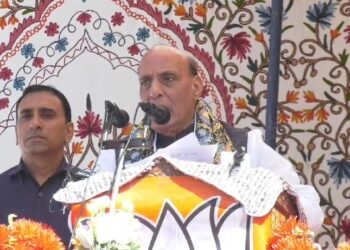 Rajnath takes jibe at Pakistan, says ‘Would have given larger bailout package had it maintained friendly ties’.