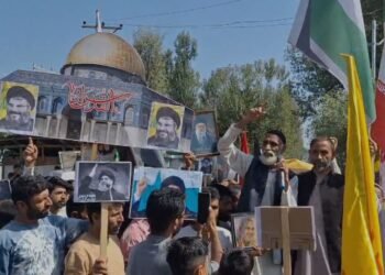 Sumbal B’pora Residents Protest Hezbollah Chief’s Killing, Chant Anti-Israel Slogans