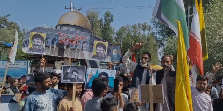 Sumbal B’pora Residents Protest Hezbollah Chief’s Killing, Chant Anti-Israel Slogans