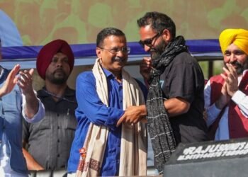 “Kejriwal Offers to Share Insights with Omar on Managing a ‘Half-State’ Like J&K!”