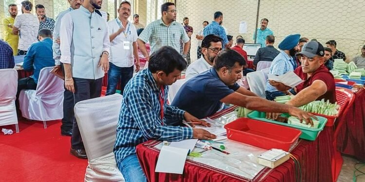 Seven candidates in J&K face a tight finish