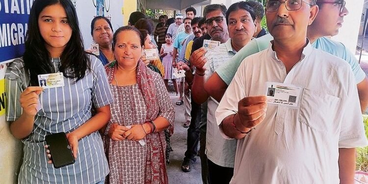 Kashmiri Pandits to Farooq Abdullah: “Acknowledge 1990 Exodus and Apologize Before Asking Us to Return!”