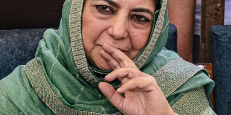 After decisive poll verdict, Centre should let J-K govt function without interference: Mehbooba