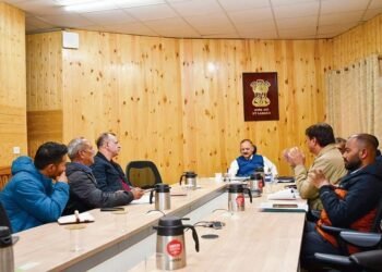Ladakh Adviser Urges Officials to Establish Sea Buckthorn Nurseries