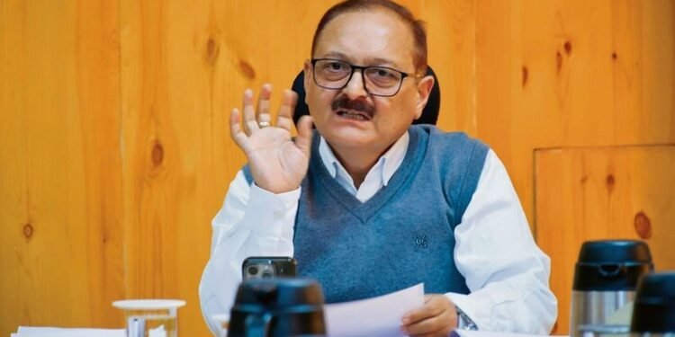 Adviser reviews road safety, orders steps to check mishaps