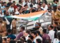 last rites of Ratan Tata performed with full state honors at Worli crematorium in Mumbai