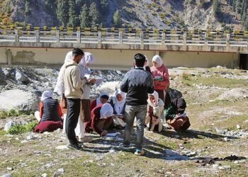 “Geology Students from Government Degree College Drass Visit Zojila Pass”
