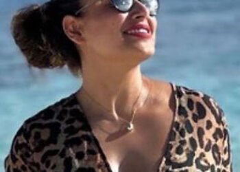 Bipasha Basu Sips Chai by the Beach