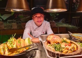 Chef Duy showcases Vietnam’s popular dish Pho Ga