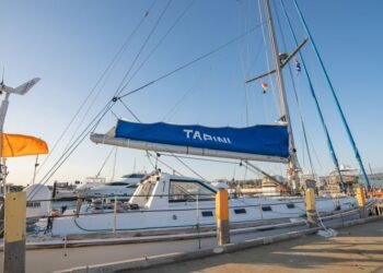 Crew of INSV Tarini felicitated by Western Australia’s Parliament
