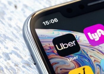 Uber rolls out new safety, payment features for drivers