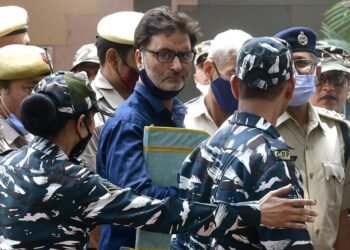 Yasin Malik’s Wife Writes to Rahul, Says He Can Bring Peace to J&K