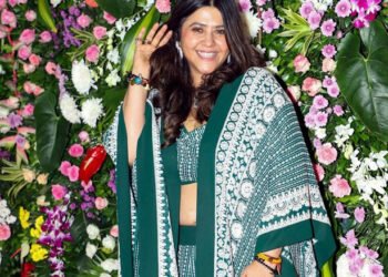 Ekta Kapoor pens birthday wish for Sakshi Tanwar on 52nd birthday