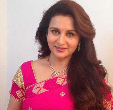 Theft at Bollywood actor Poonam Dhillon’s house, painter held