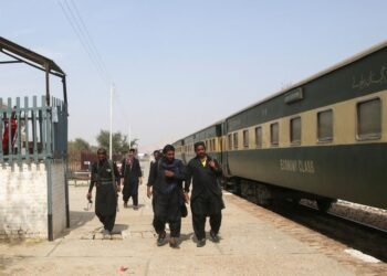 Pakistan train attack: 190 passengers rescued, some hostages dead