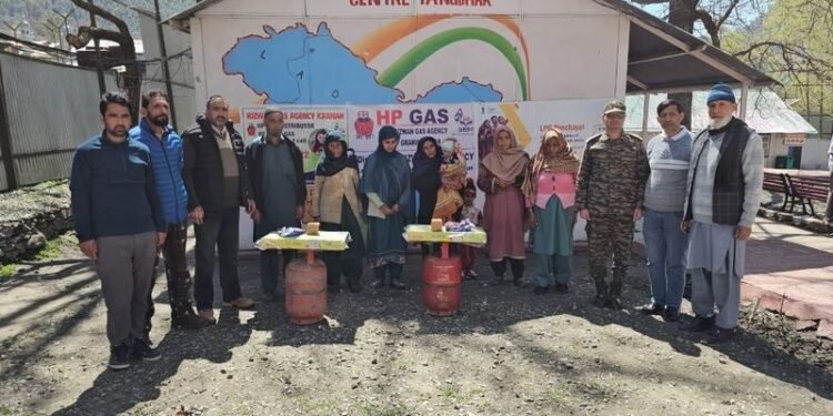 Army illuminates border village with solar power in Karnah Valley