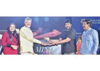 AP CM Chandra Babu Naidu unveiled Sharani’s ‘Mindset Shift’ book