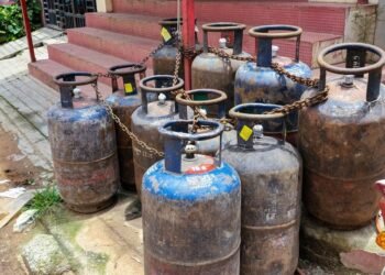 Commercial LPG cylinders’ price slashed by Rs 41, domestic rates unchanged