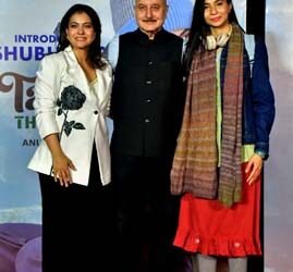 Anupam Kher observes one minute silence for Pahalgam terror attack victims at Tanvi The Great event