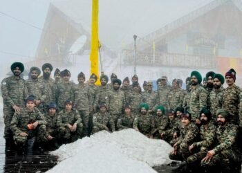 Army helps open Hemkund Sahib route