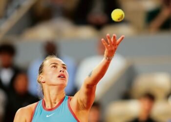 Sabalenka, Zheng make fast starts