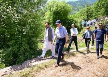 J&K CM visits shelling affected areas, promises help to rebuild houses