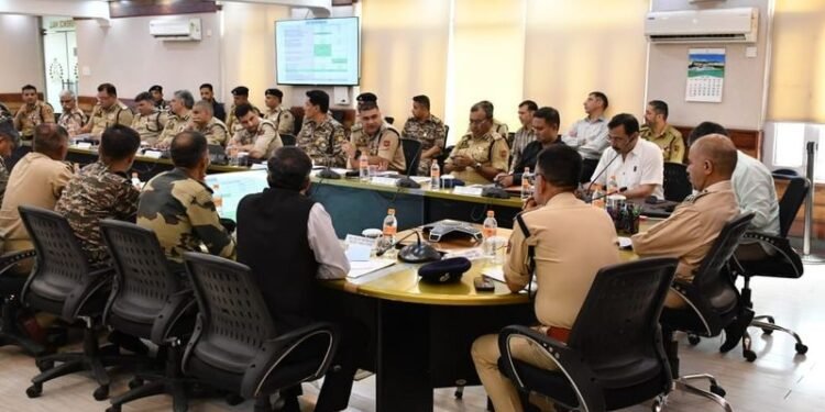 J&K police chief reviews Amarnath Yatra security
