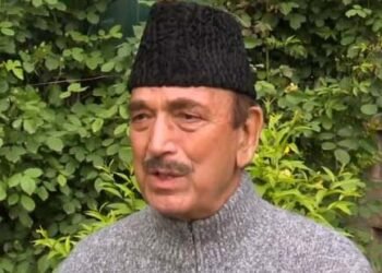 PM Modi dials Ghulam Nabi Azad, hospitalised in Kuwait, checks on his health