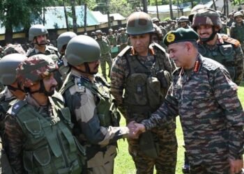 Army Chief visits forward locations in Baramulla, praises troops for Operation Sindoor