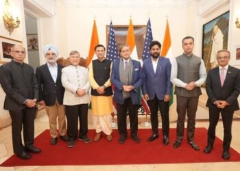 No one sitting in Pakistan will be allowed to believe they can just kill Indian citizens with impunity: Tharoor